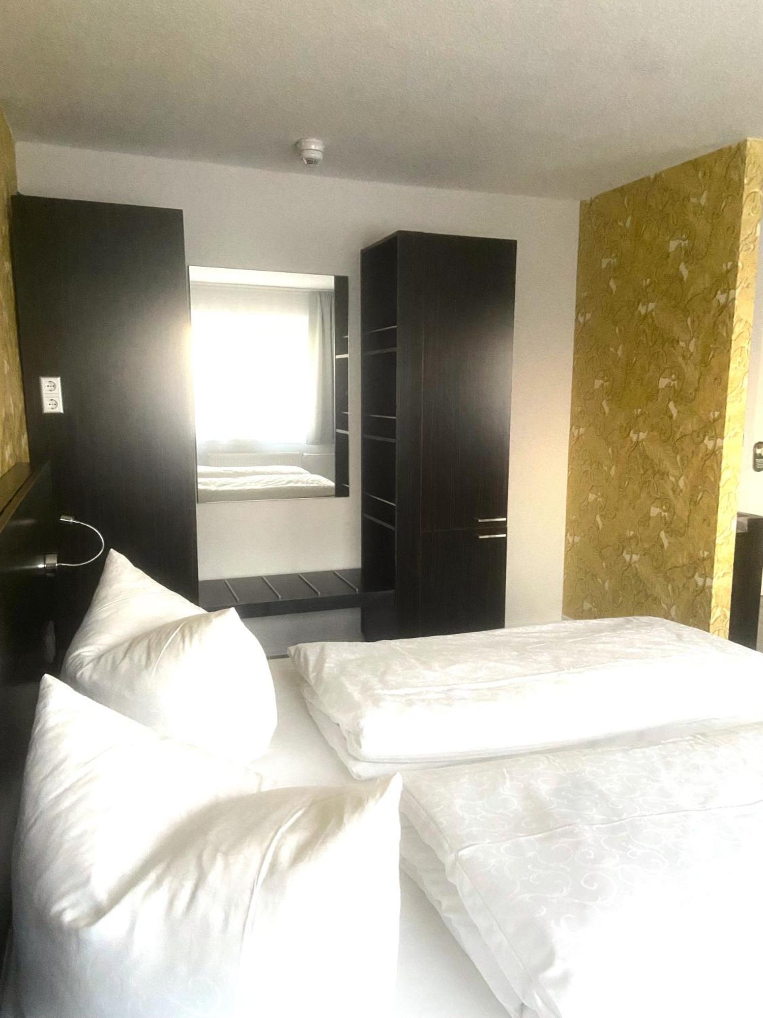 Hotel 22 Dessau-Rosslau Extérieur photo